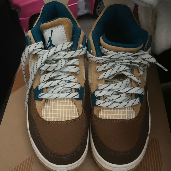 Worn twice!  Great condition.  6.5Y Size - Picture 1 of 7